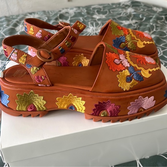 RARE NIB FARM Rio | Antwerp Platform Shoe | 10 - Picture 8 of 15